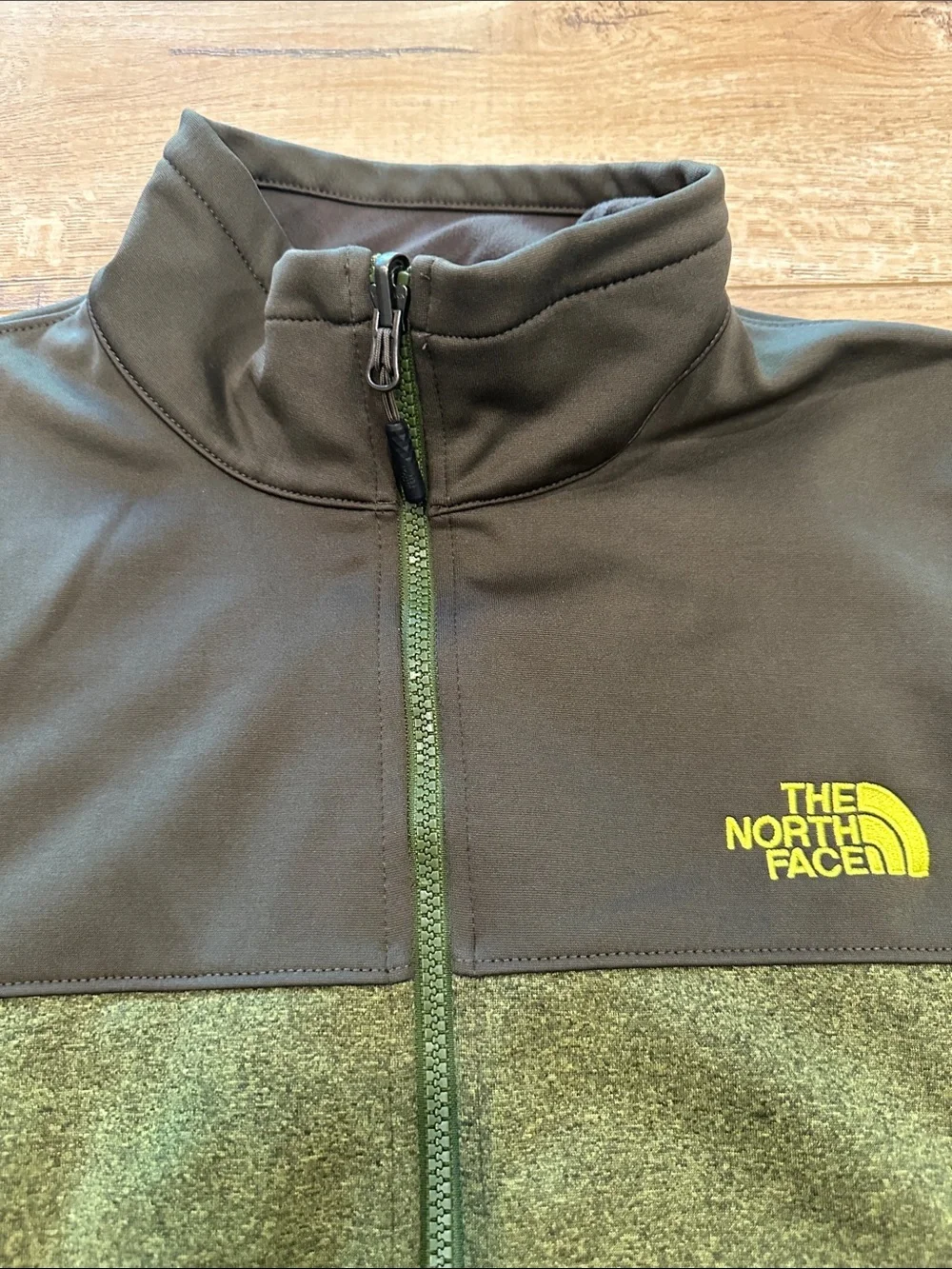 The North Face Men’s Green Full-Zip Windwall Jacket
